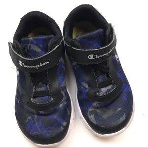 Champion Camo Velcro Sneakers Sz 7